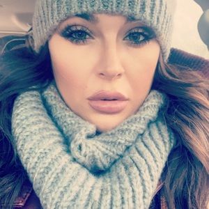 Meet your Posher, Courtney